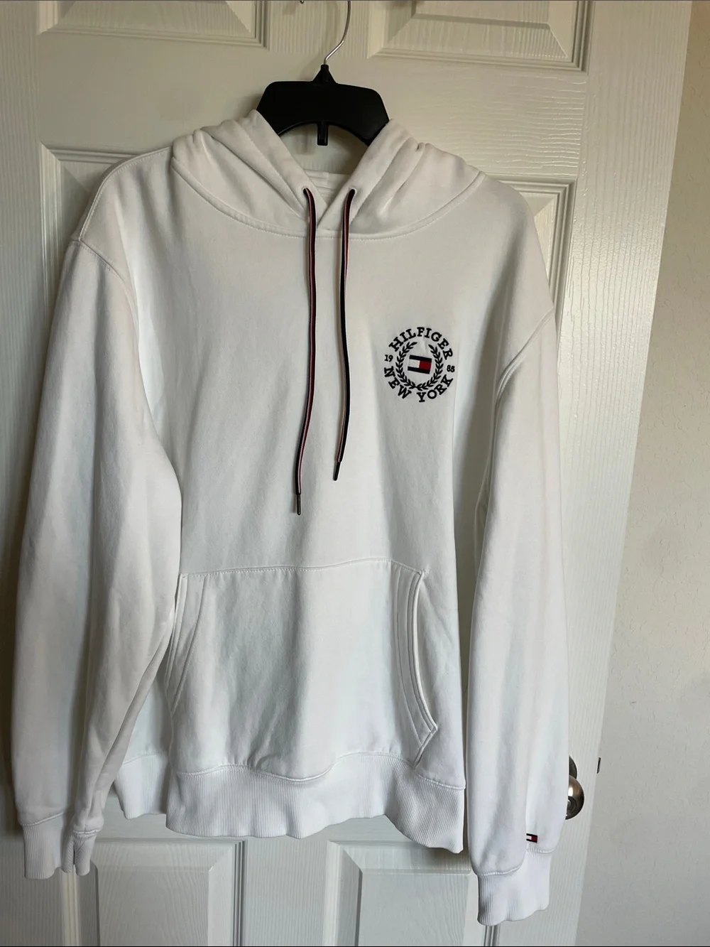 Tommy Hilfiger White Logo Pullover Hoodie with Contrast Drawstrings